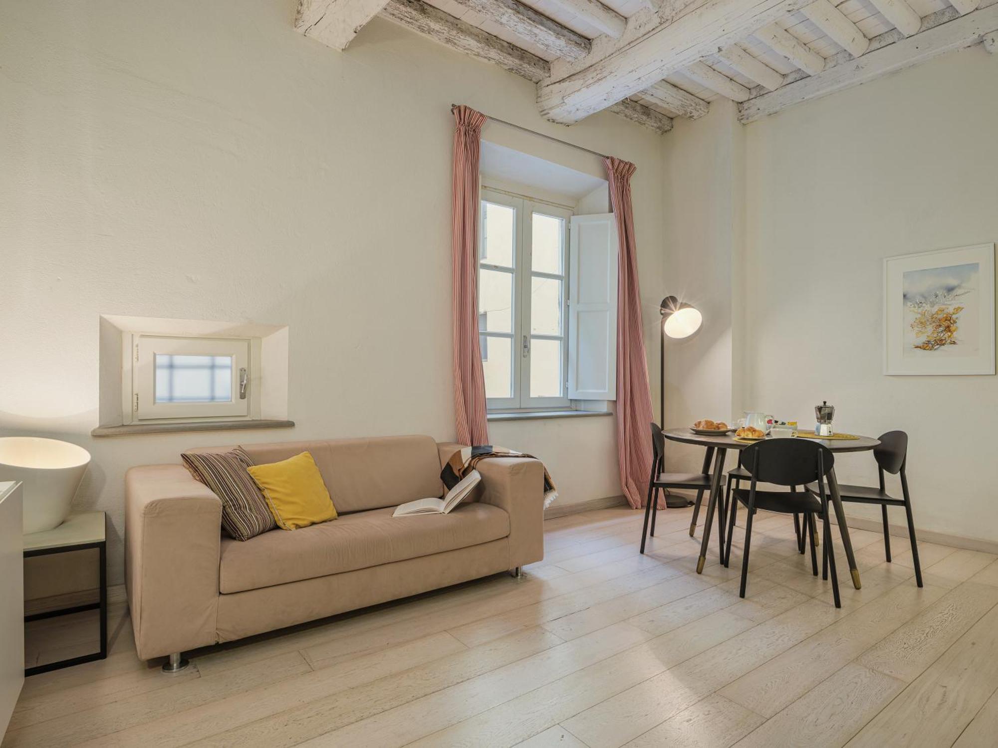 Residenza Degli Artisti Apartments Лукка Екстер'єр фото